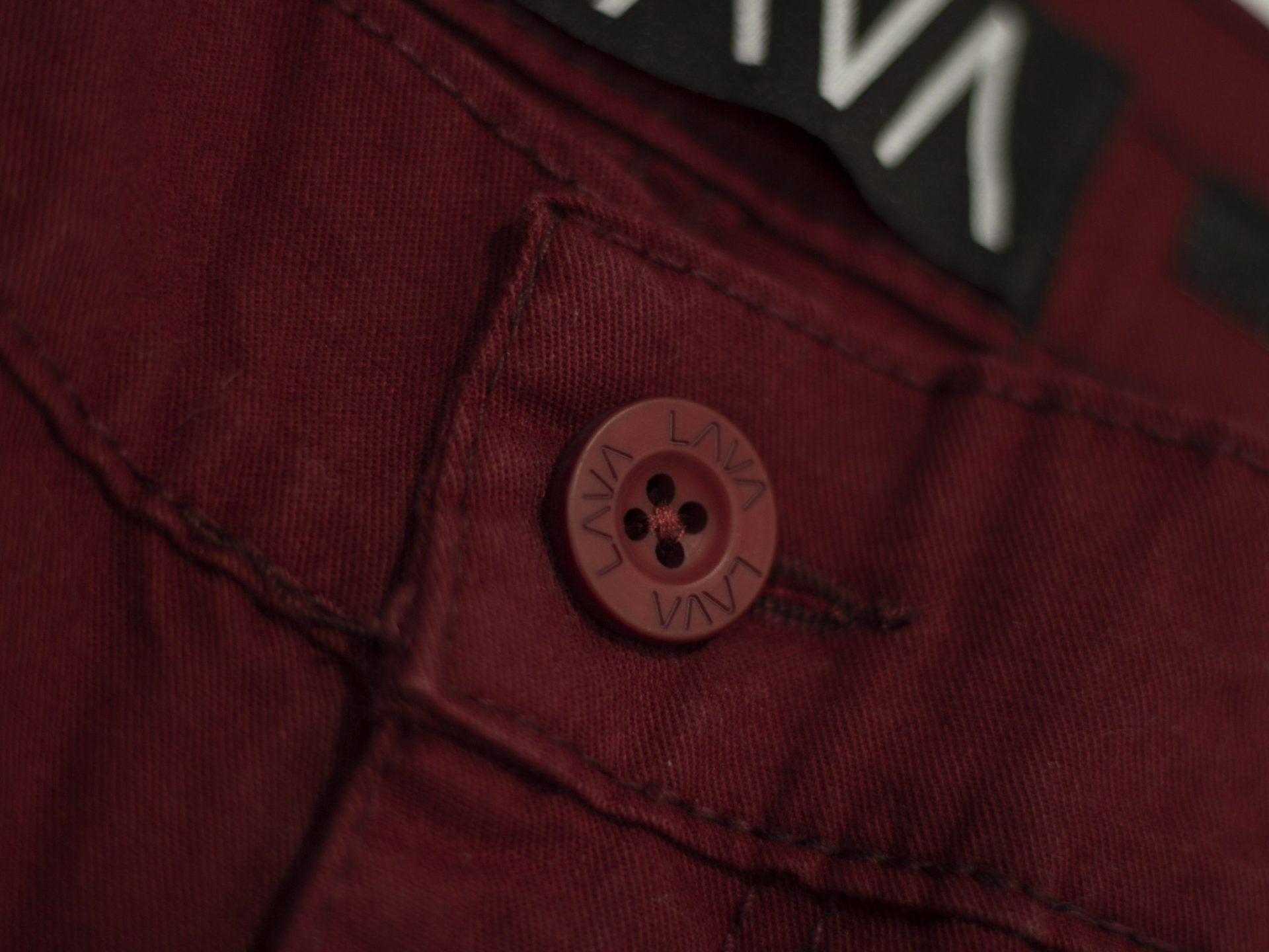 Bermuda chino regular relajada elastizada bordo - Imagen 7