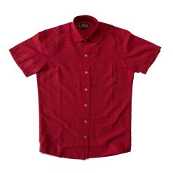 Camisa roja con puntos grises