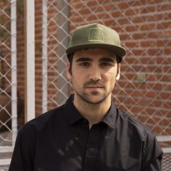 Alternative view of Gorra visera recta logo verde