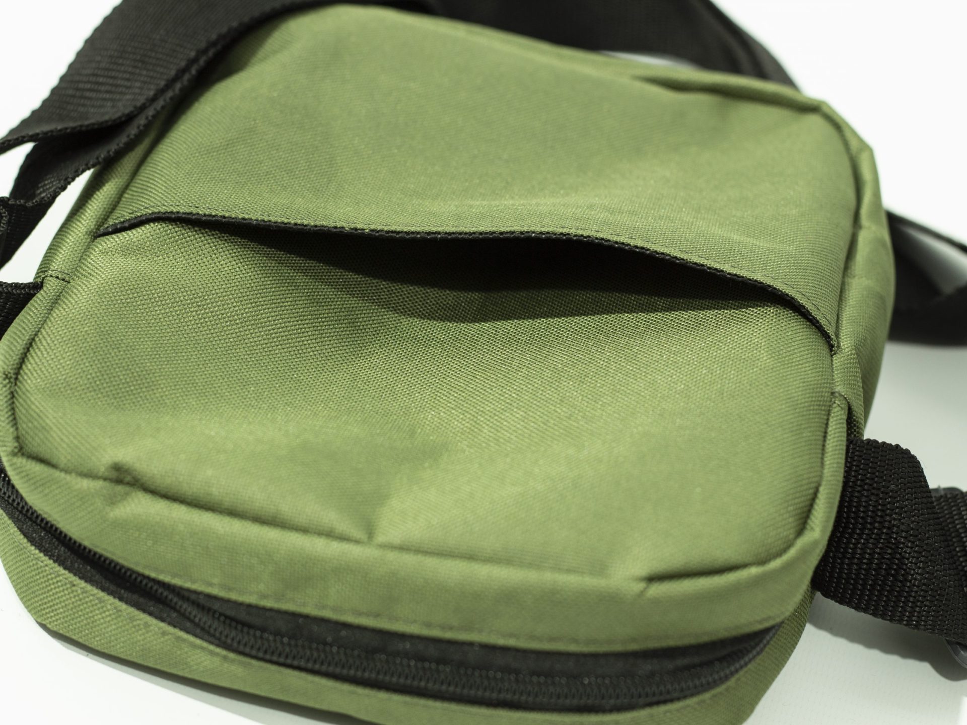 bandolera urban verde - Imagen 5