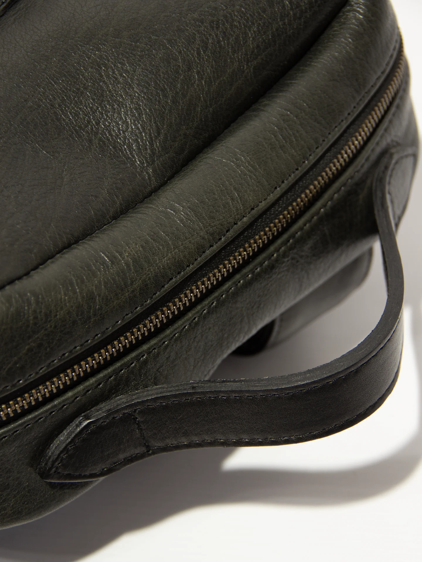 Mochila davidson negra de cuero vacuno resistente - Imagen 14